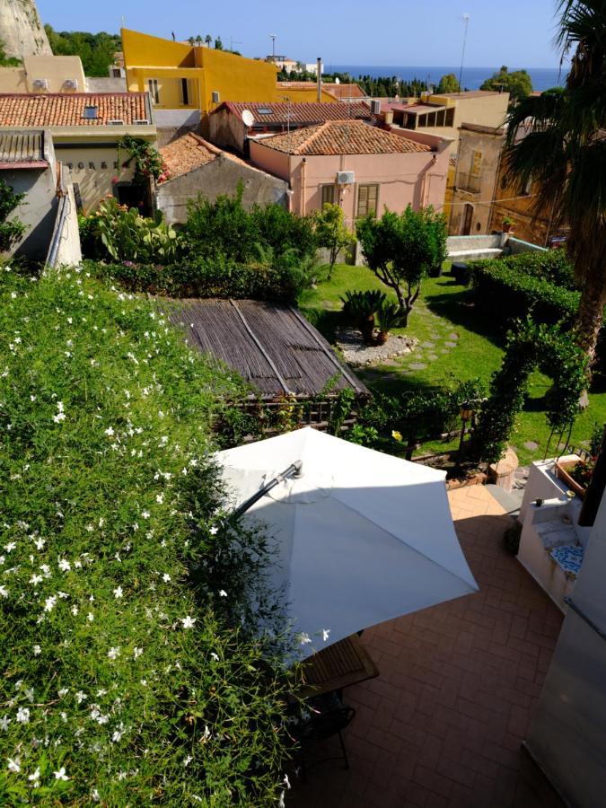 Bed and Breakfast L'Antico Borgo Milazzo Exterior foto