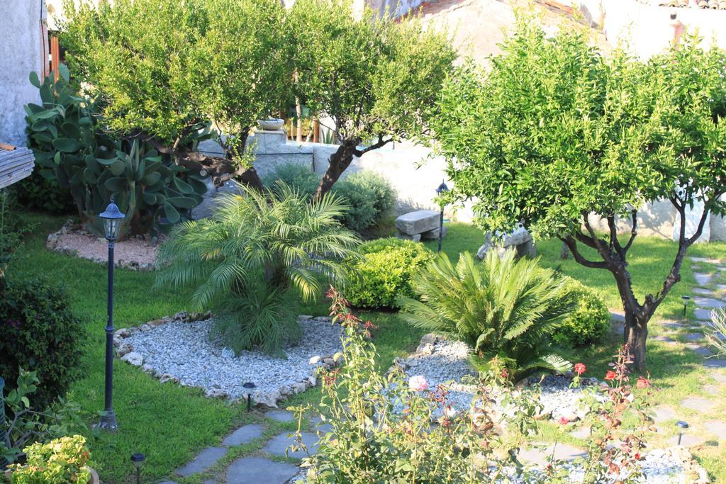Bed and Breakfast L'Antico Borgo Milazzo Exterior foto