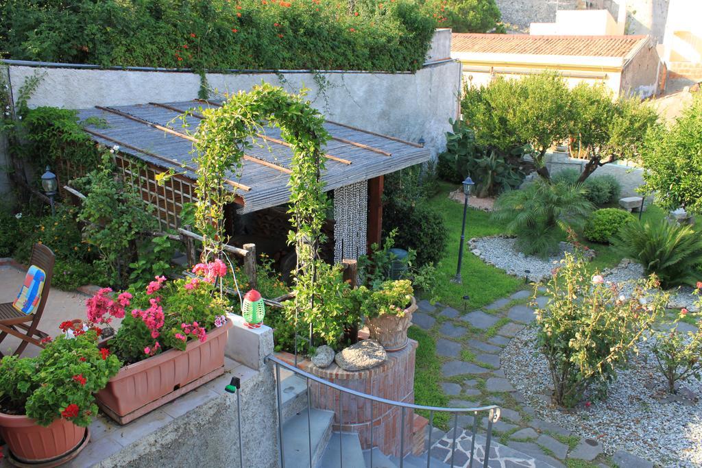Bed and Breakfast L'Antico Borgo Milazzo Exterior foto
